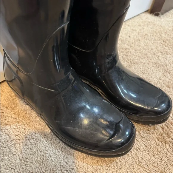 Hunter Classic Black Boots - Picture 2 of 6